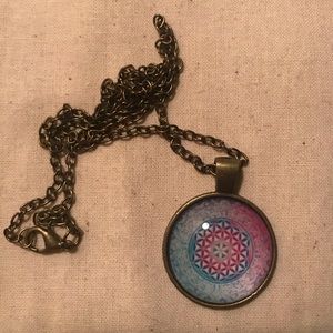 Geometric pendant necklace